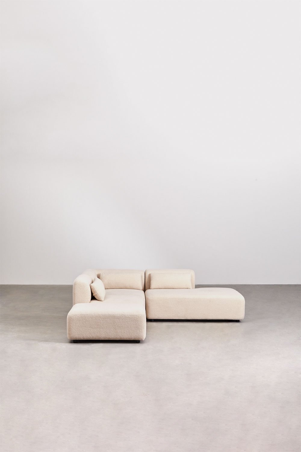 3-piece modular corner sofa with right chaise and Fogler pouf, gallery image 4