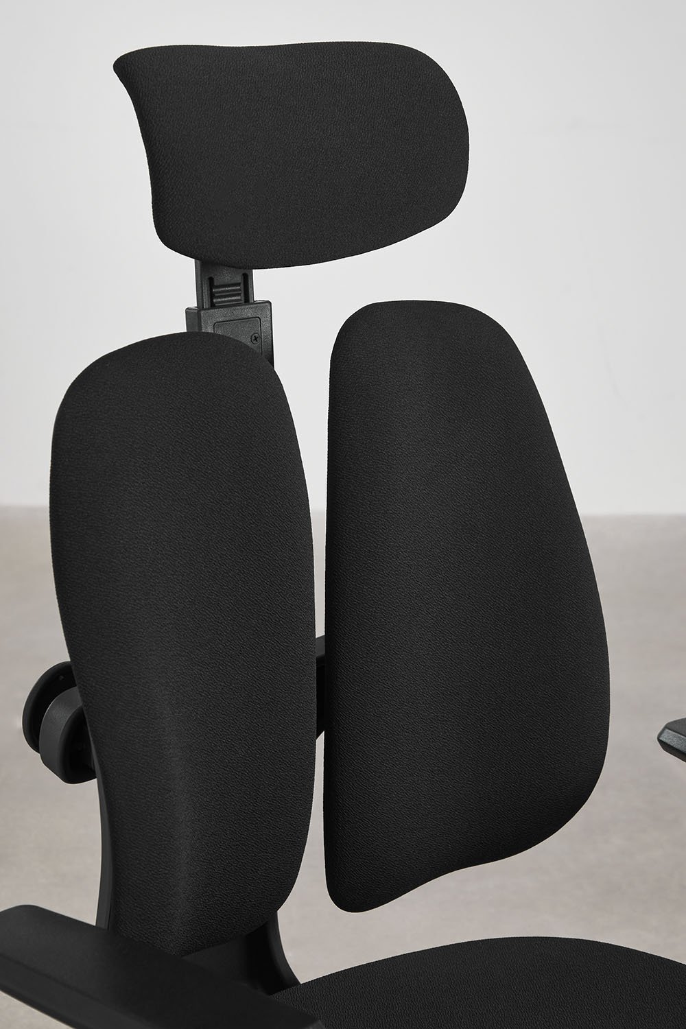 Belcaire office chair with wheels and armrests, gallery image 8