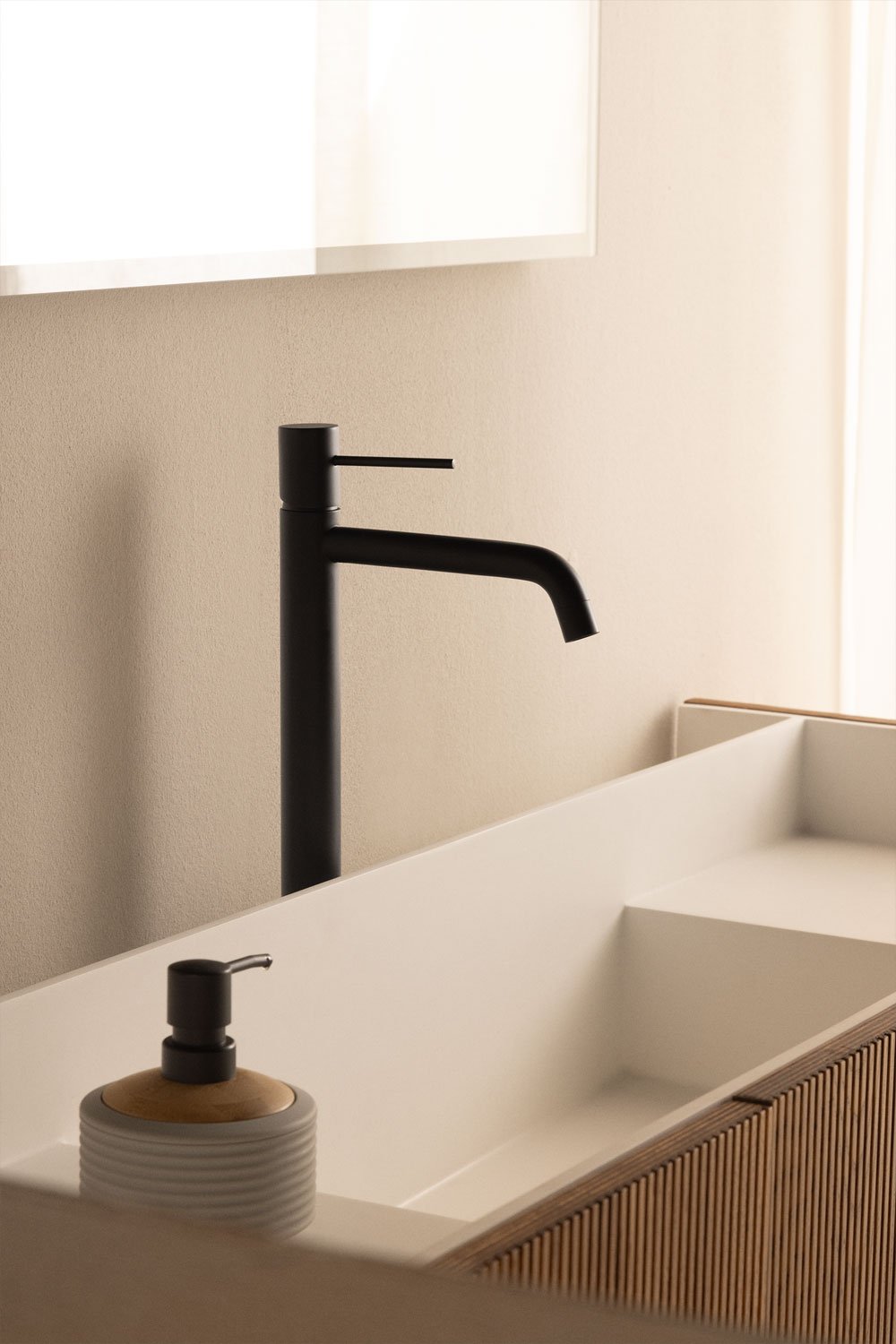 Orveta brass basin faucet, gallery image 1