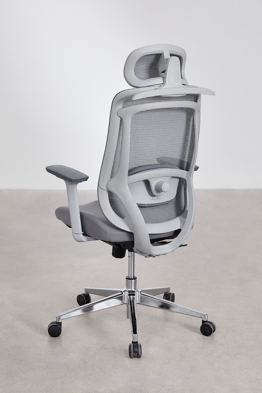 Larinsa office chair with wheels and armrests, gallery image 6