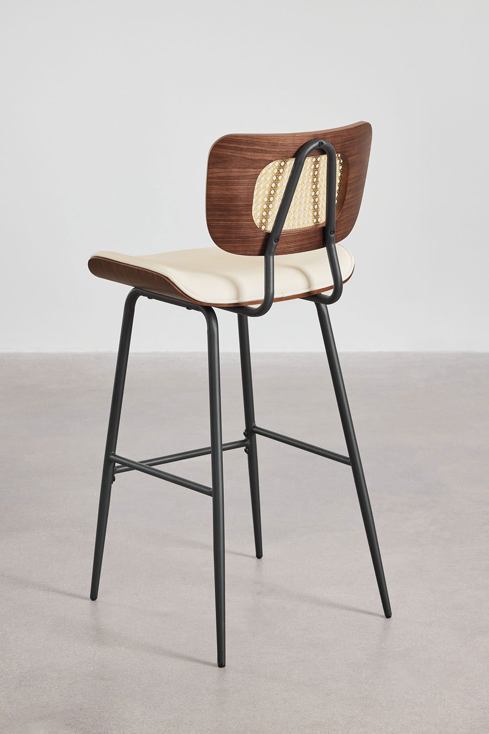 Pack of 4 high stools in wood, rattan and Raysa leatherette, gallery image 4