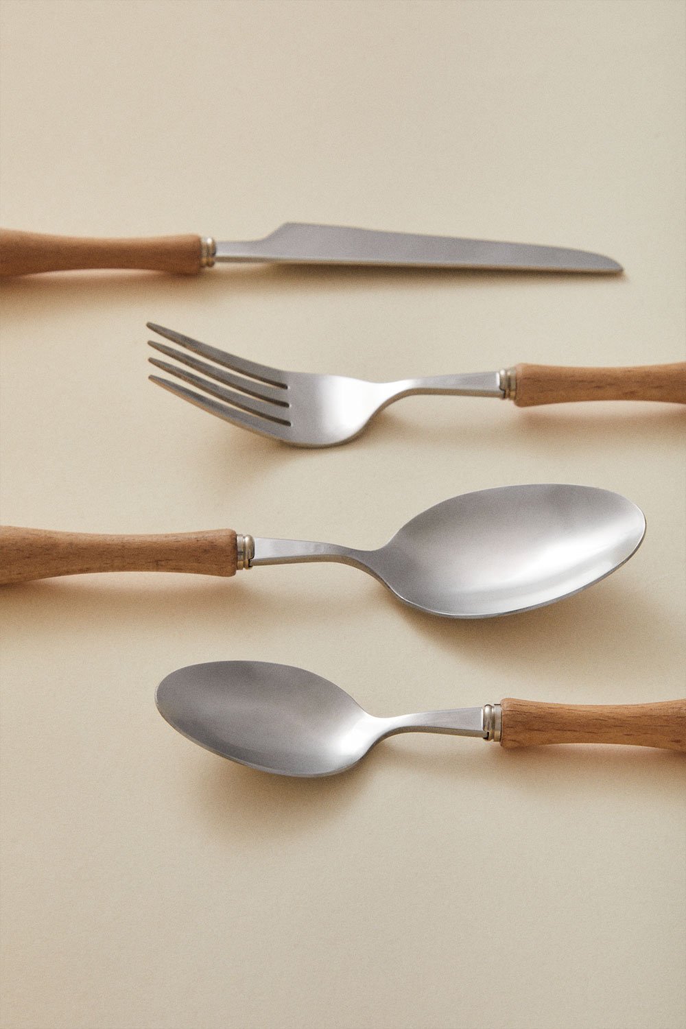 Midra 16-piece stainless steel cutlery set with beech wood handle, gallery image 4