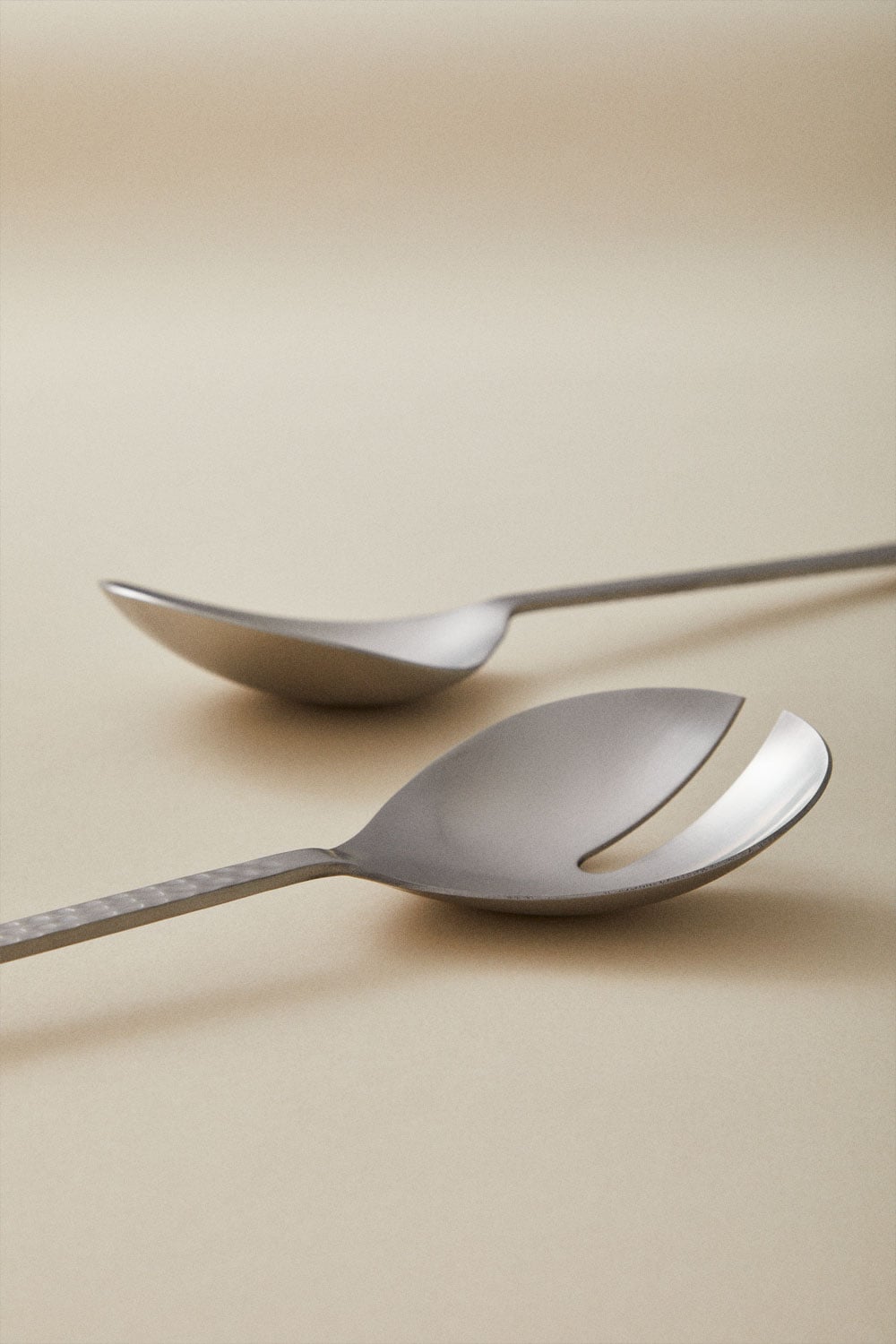 Set of 2 stainless steel salad servers Aina, gallery image 4