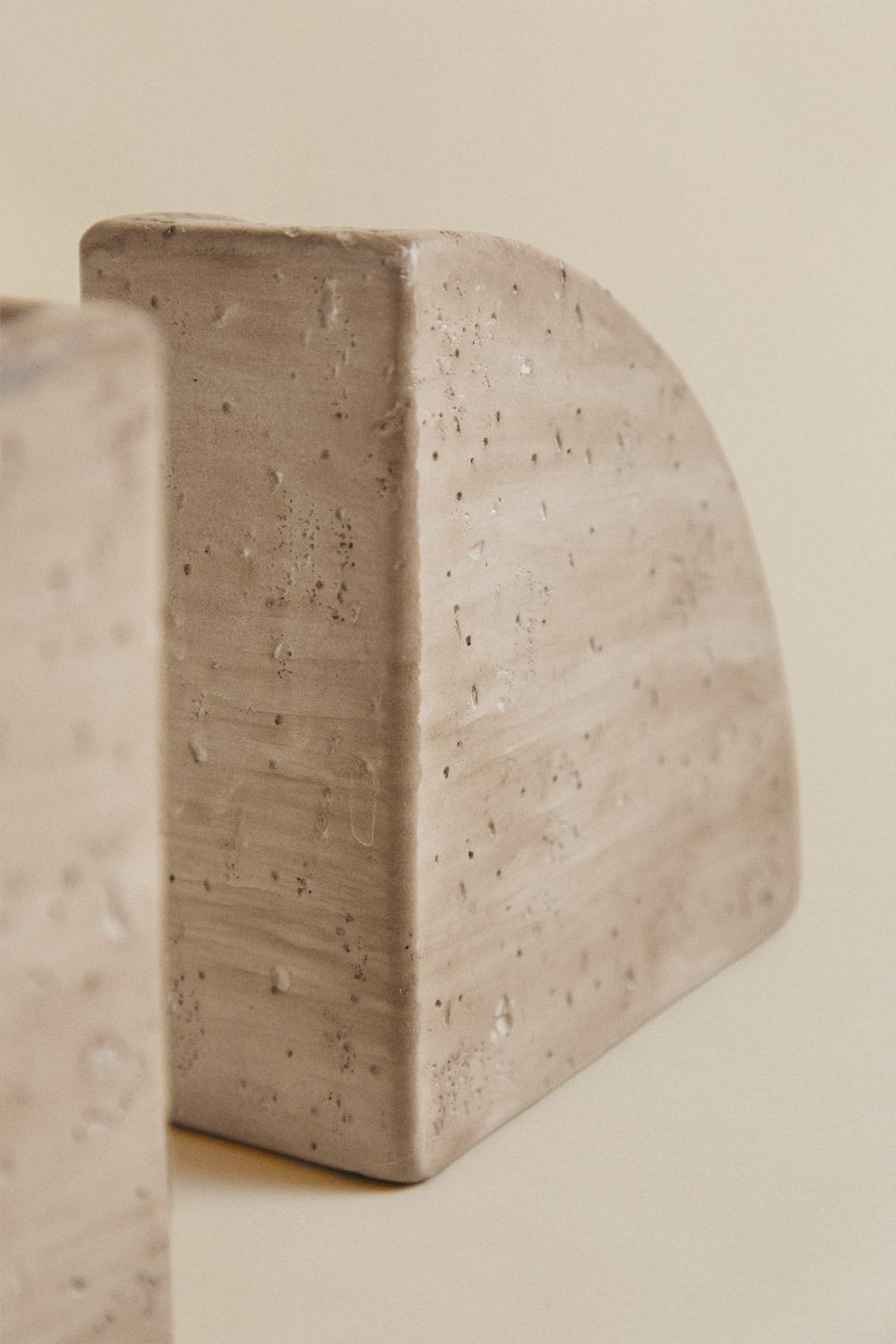 Set of 2 Coreby cement bookends, gallery image 3