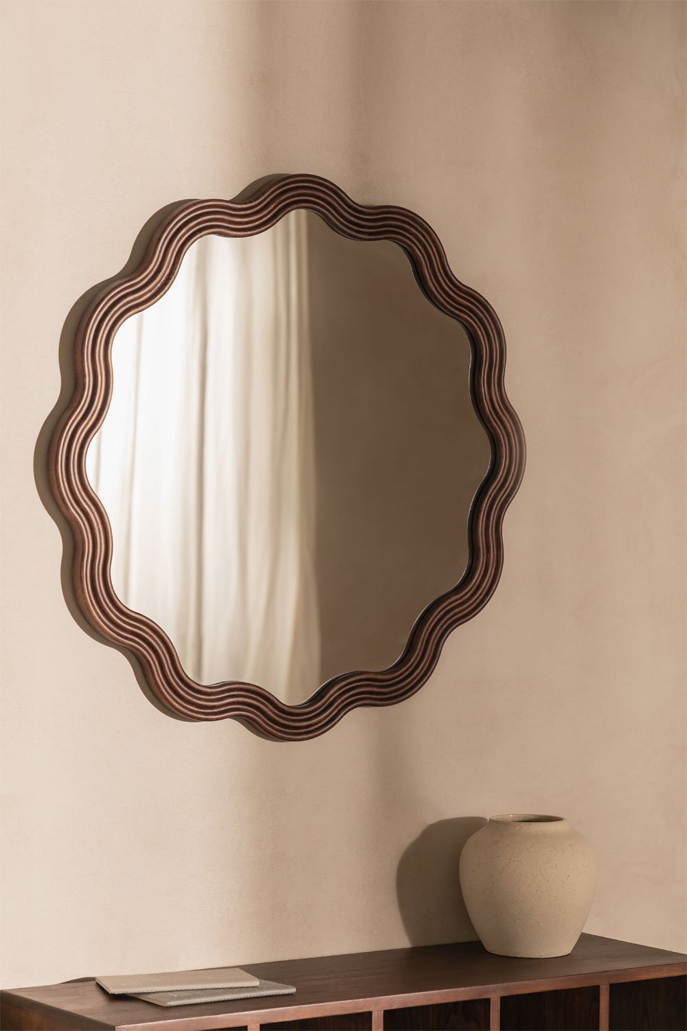 Round wall mirror in oak wood (Ø80 cm) Luesia, gallery image 1