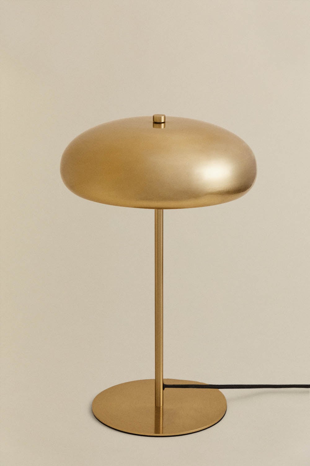 Hilma metal table lamp, gallery image 3
