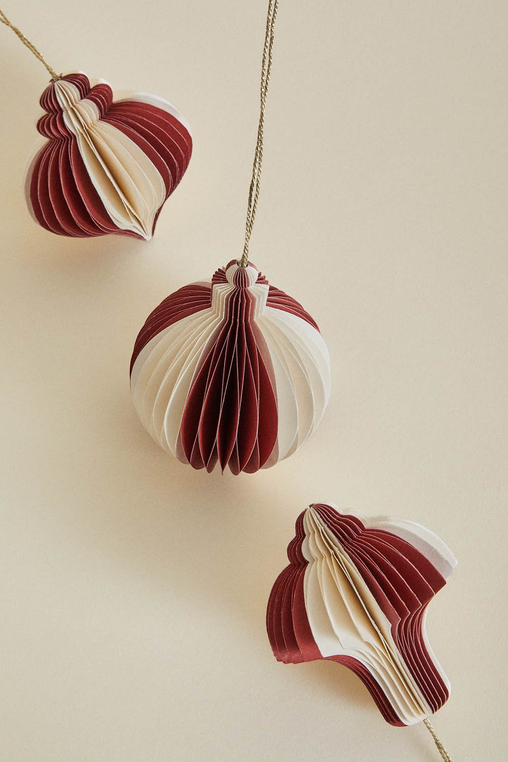 Set of 3 Luriane paper Christmas decorations, gallery image 2