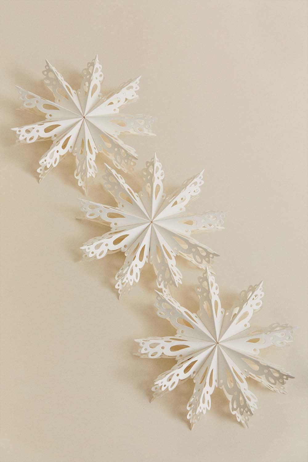 Pack of 3 Vericsel paper Christmas decorations, gallery image 2