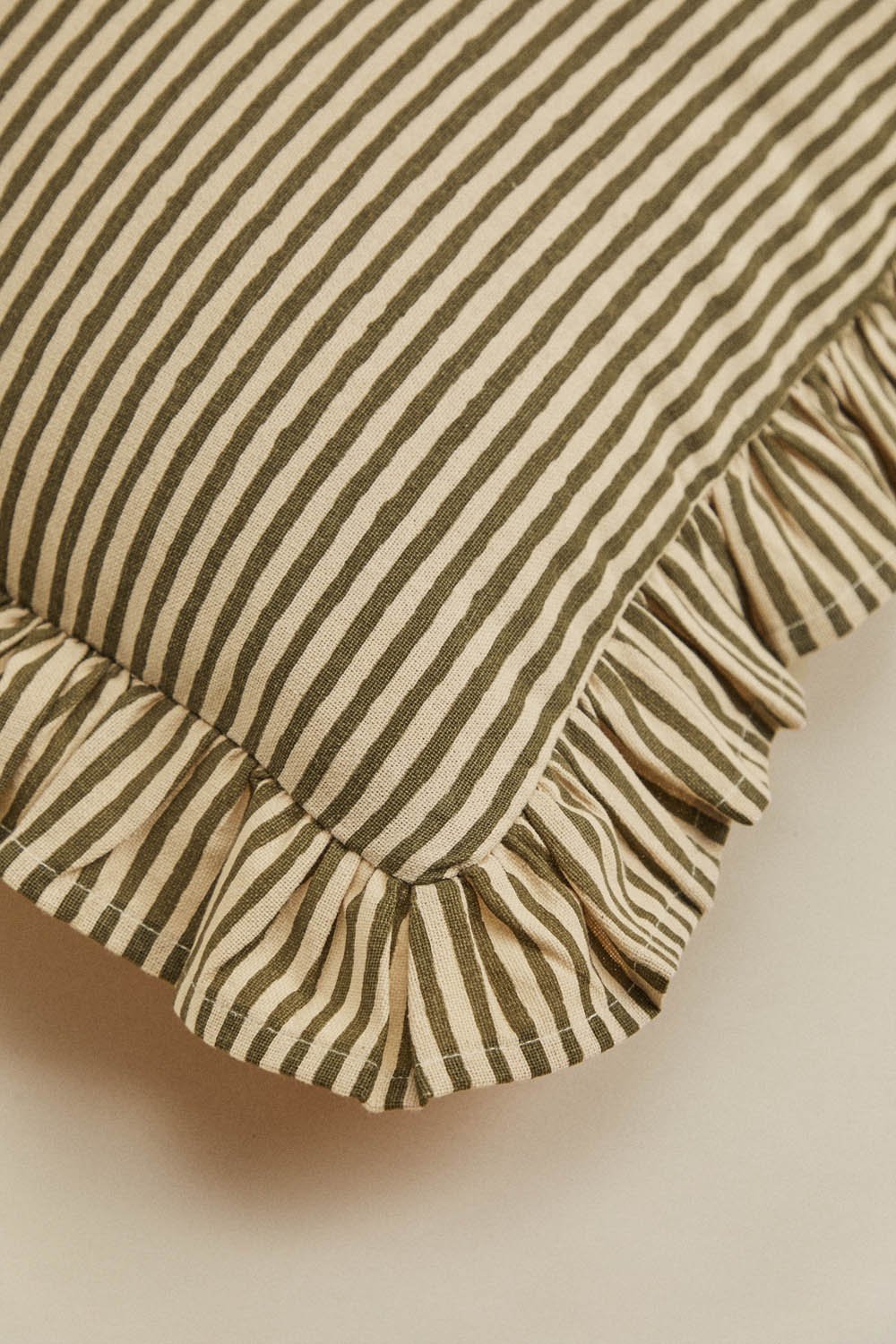 Clouzot cotton square cushion 45x45 cm, gallery image 6