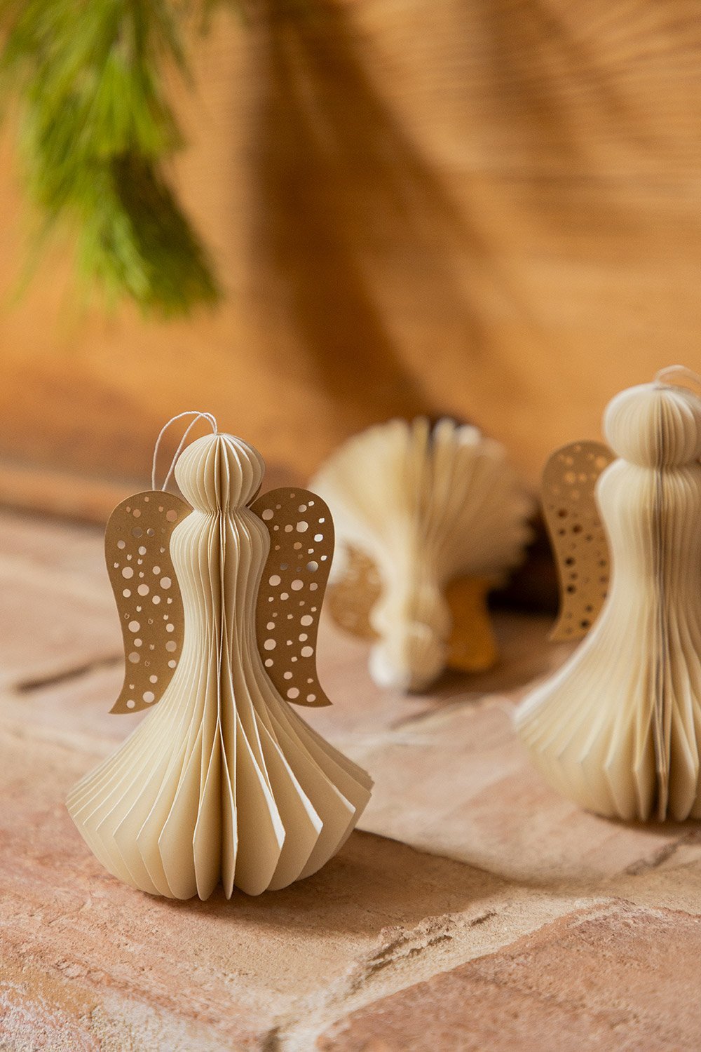 Pack of 3 Ceriba paper Christmas ornaments, gallery image 1