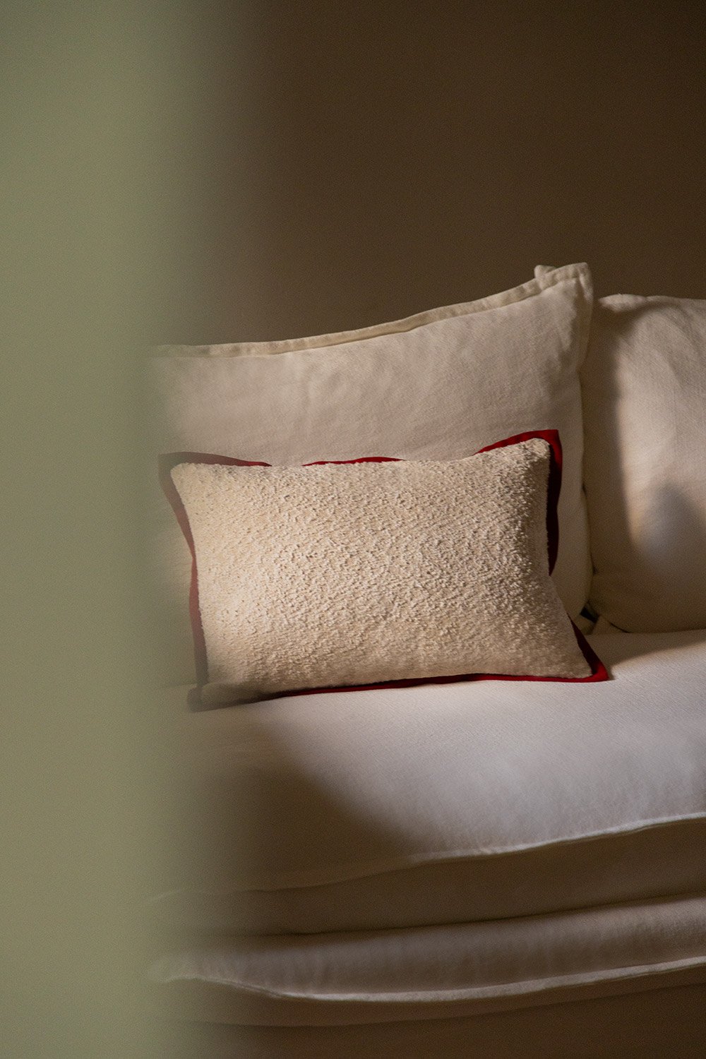 Rectangular cushion in bouclé fabric (35X50 cm) Renildo, gallery image 1