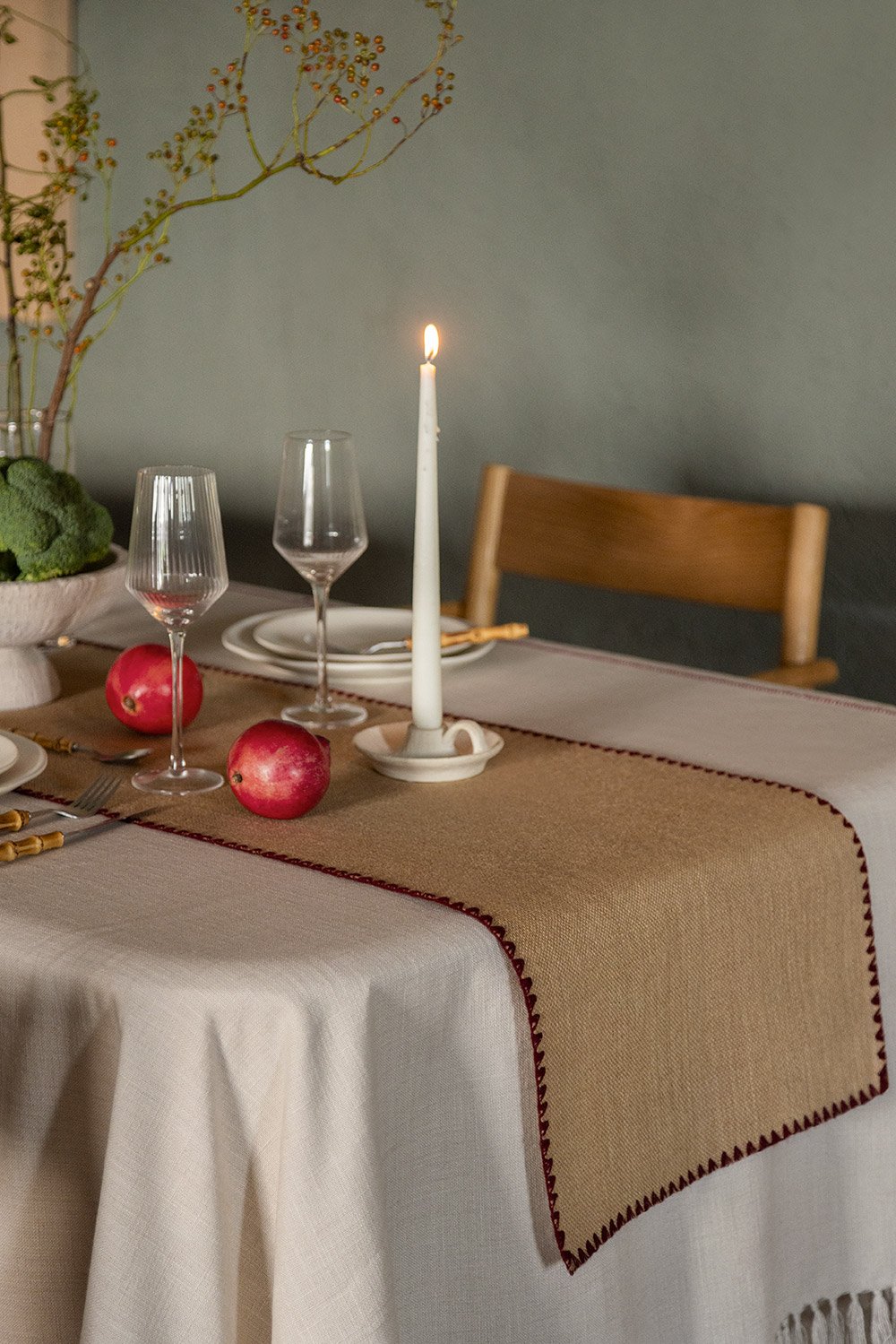 Yalver jute table runner, gallery image 1