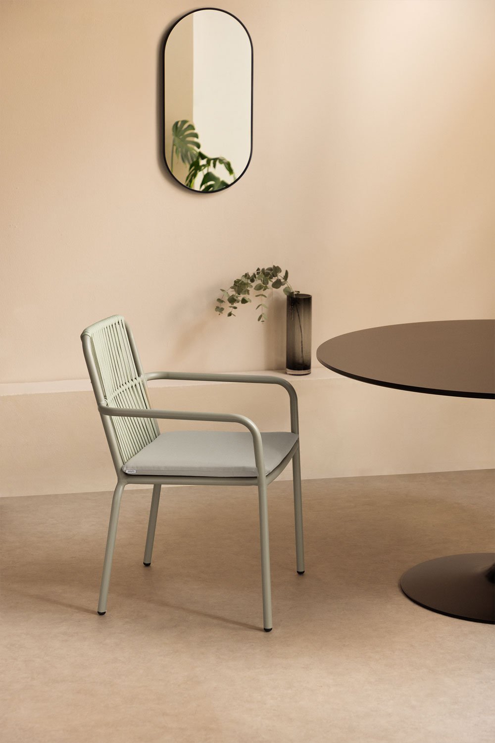 Stackable dining chair with armrests in aluminium Alberta, gallery image 1