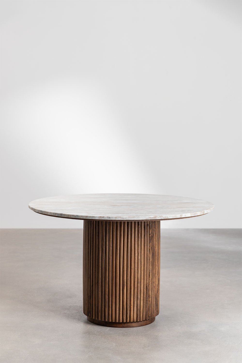 Giselda round table set Ø120 cm in marble and mango wood and 4 Xastru velvet dining chairs, gallery image 3