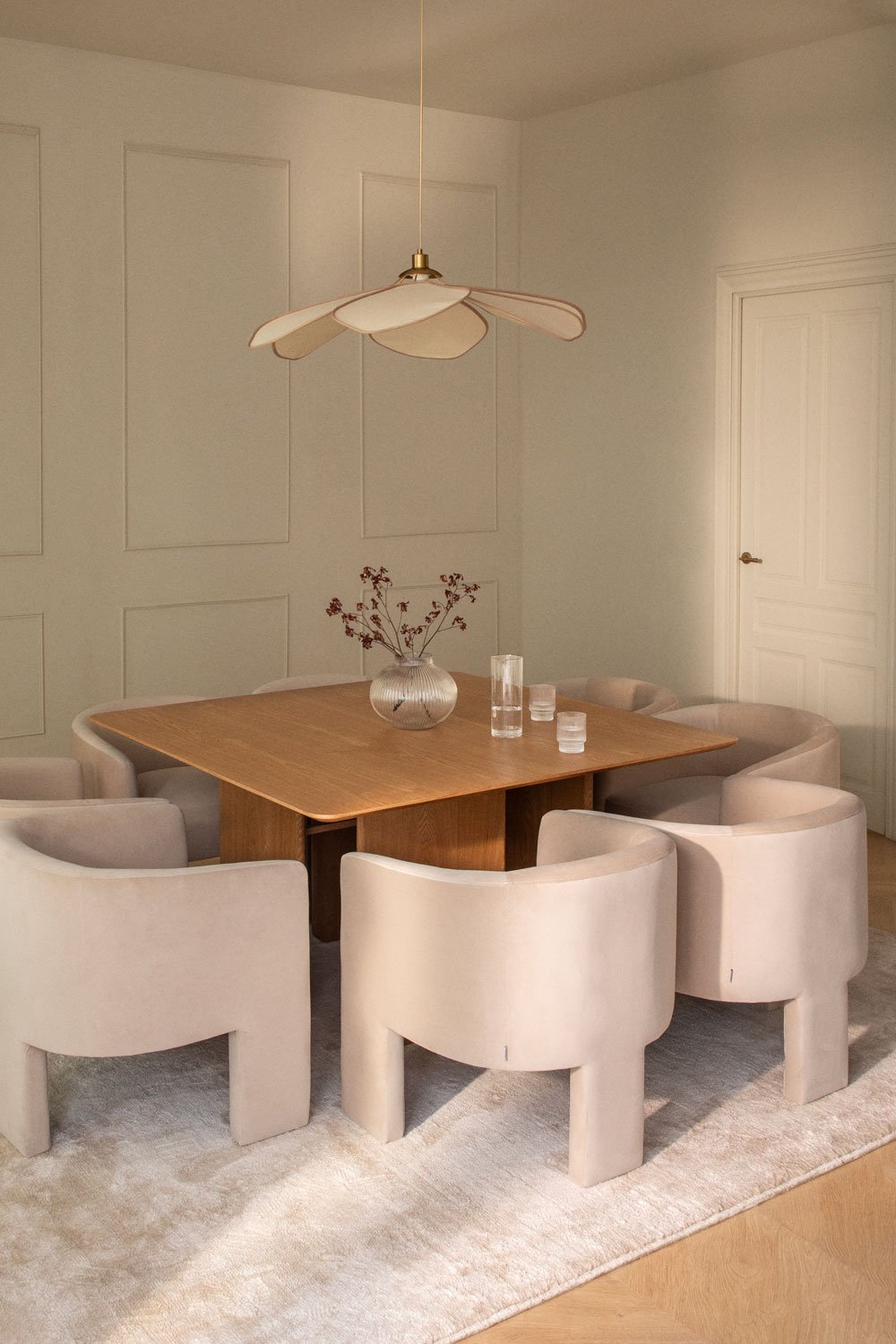 Square table set in MDF and ash veneer (140x140 cm) Ginger and 8 Xastru velvet dining chairs, gallery image 1