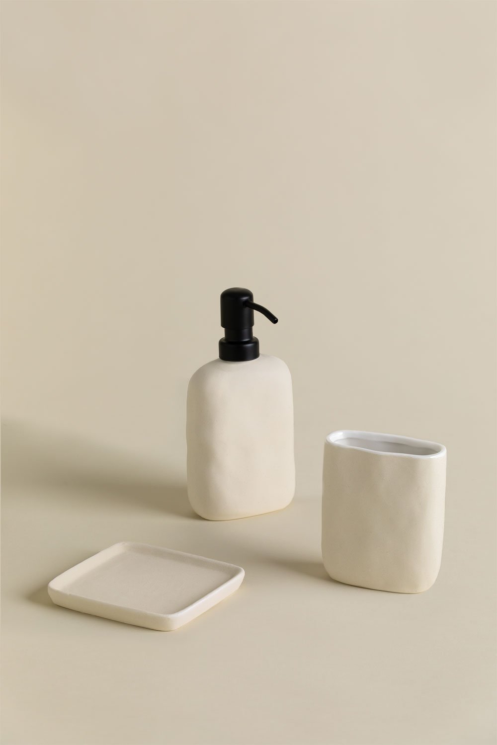 Ganela Stoneware Bathroom Set, gallery image 1