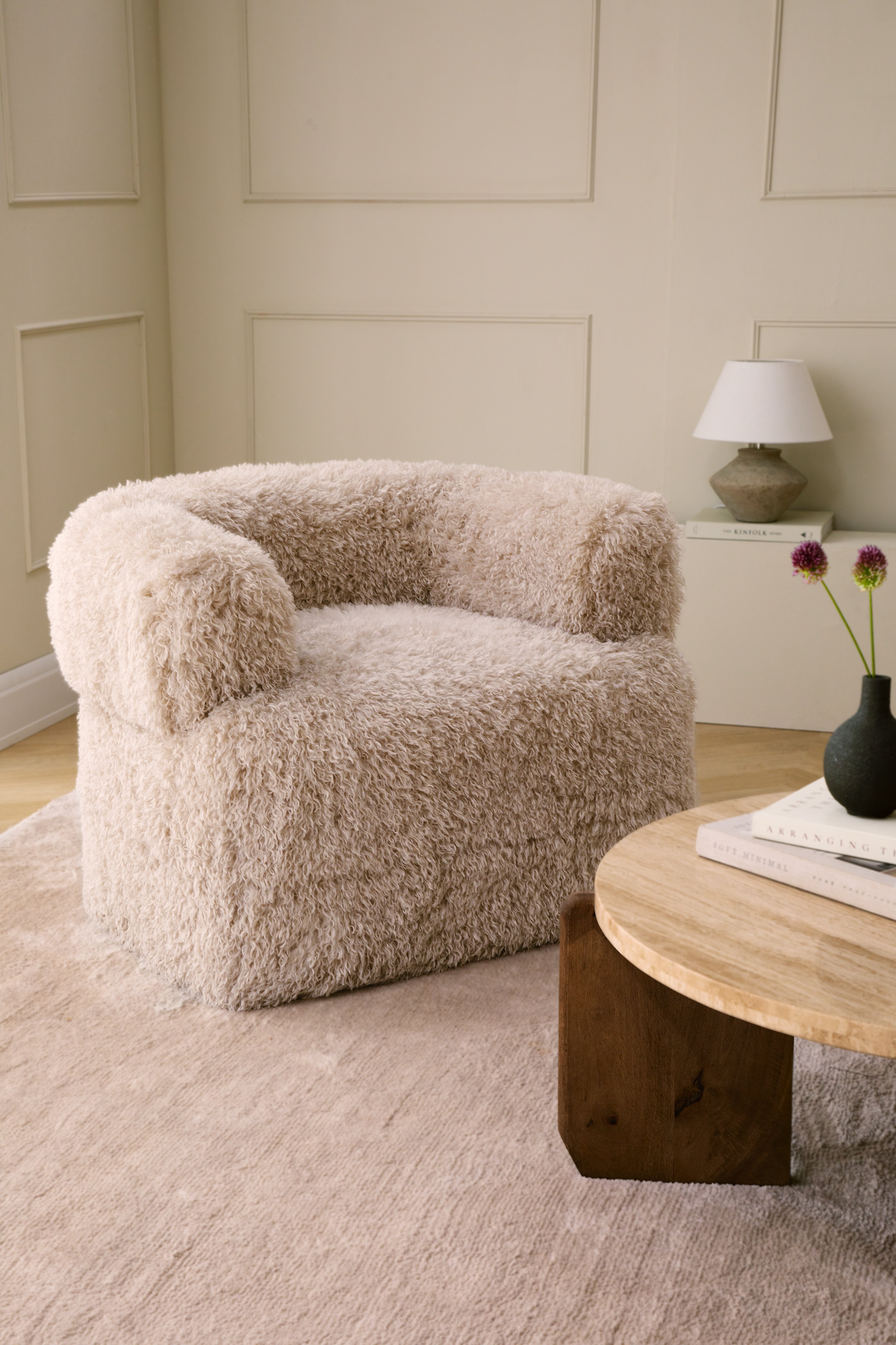 Pack of 2 armchairs in synthetic fur Neda, gallery image 1