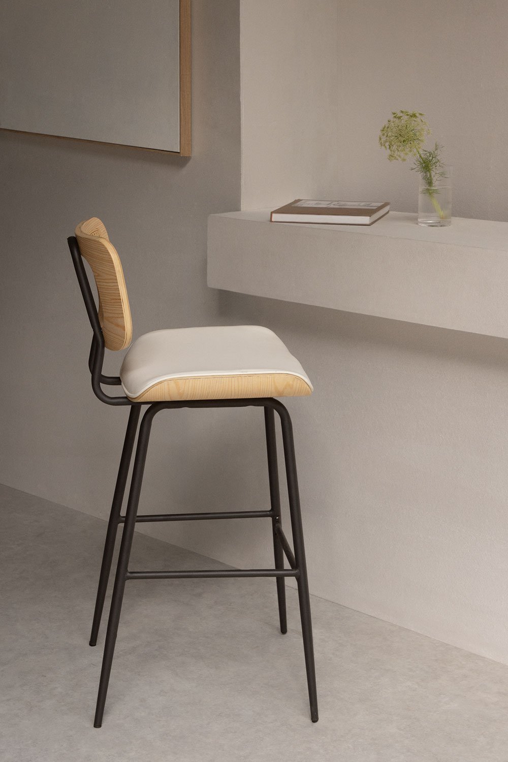 High stool in wood, rattan and Raysa leatherette, gallery image 1