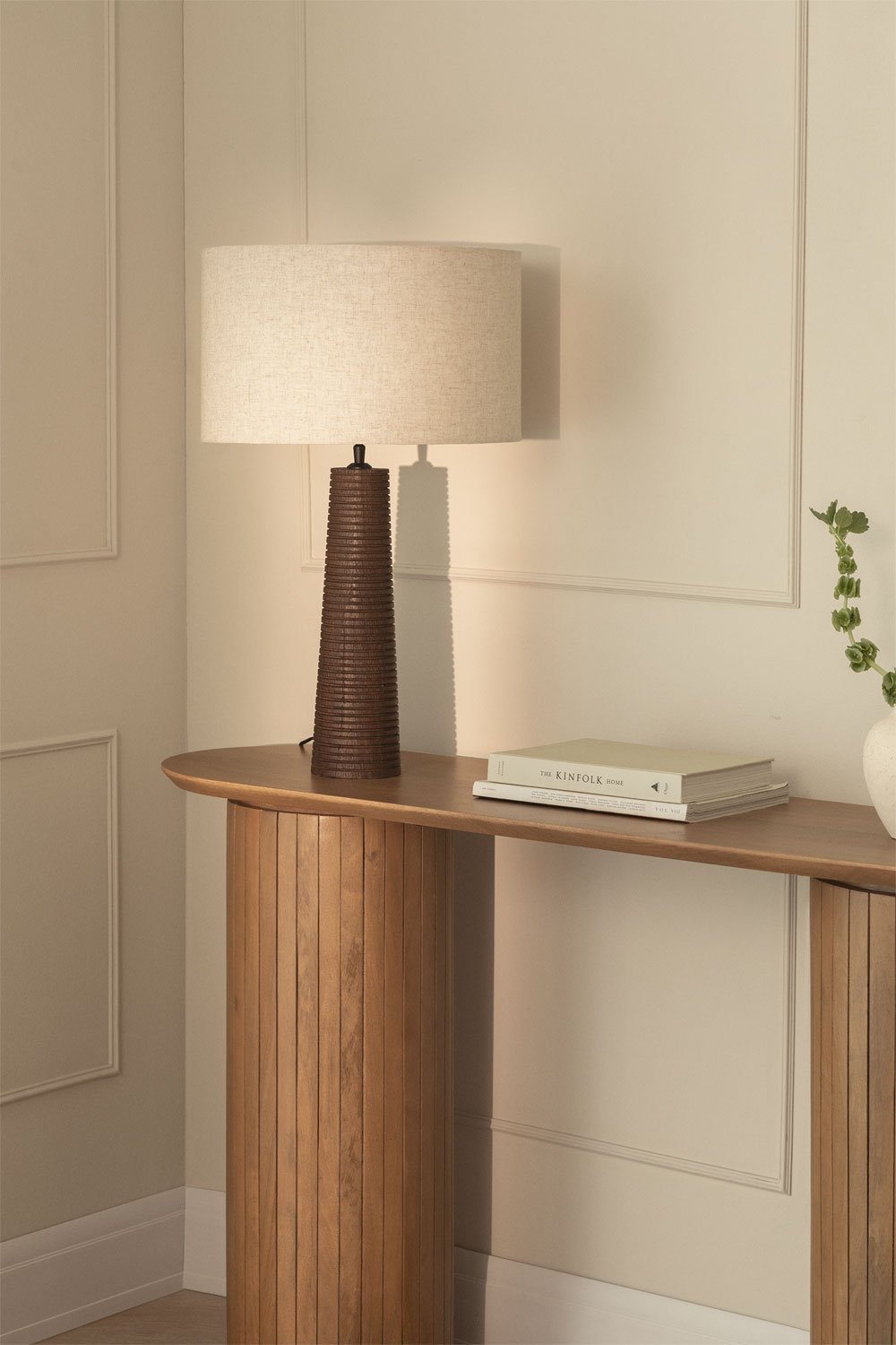 Table lamp in mango wood, linen and cotton Cala, gallery image 1