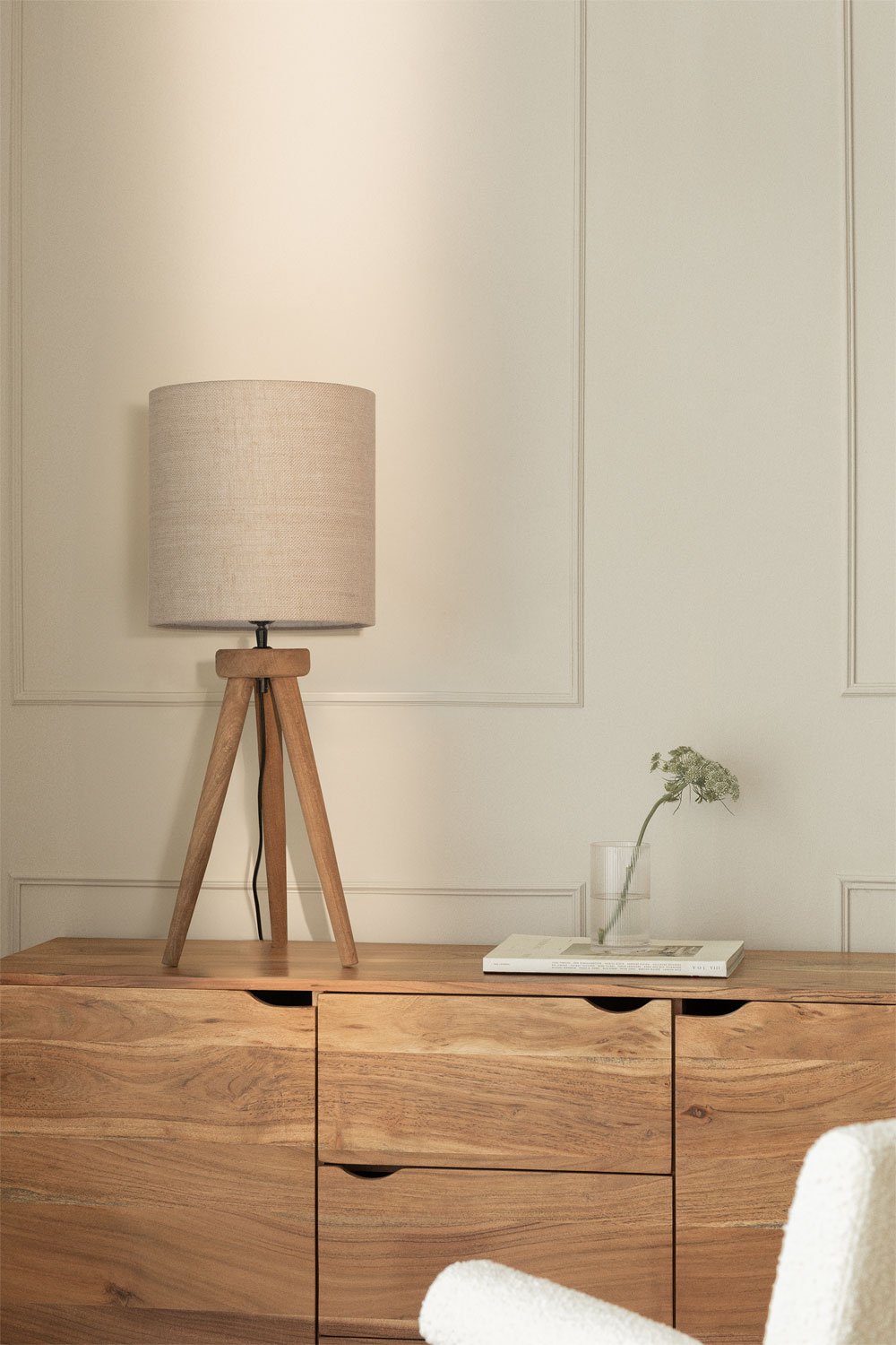 Ligia table lamp in mango wood and linen, gallery image 1