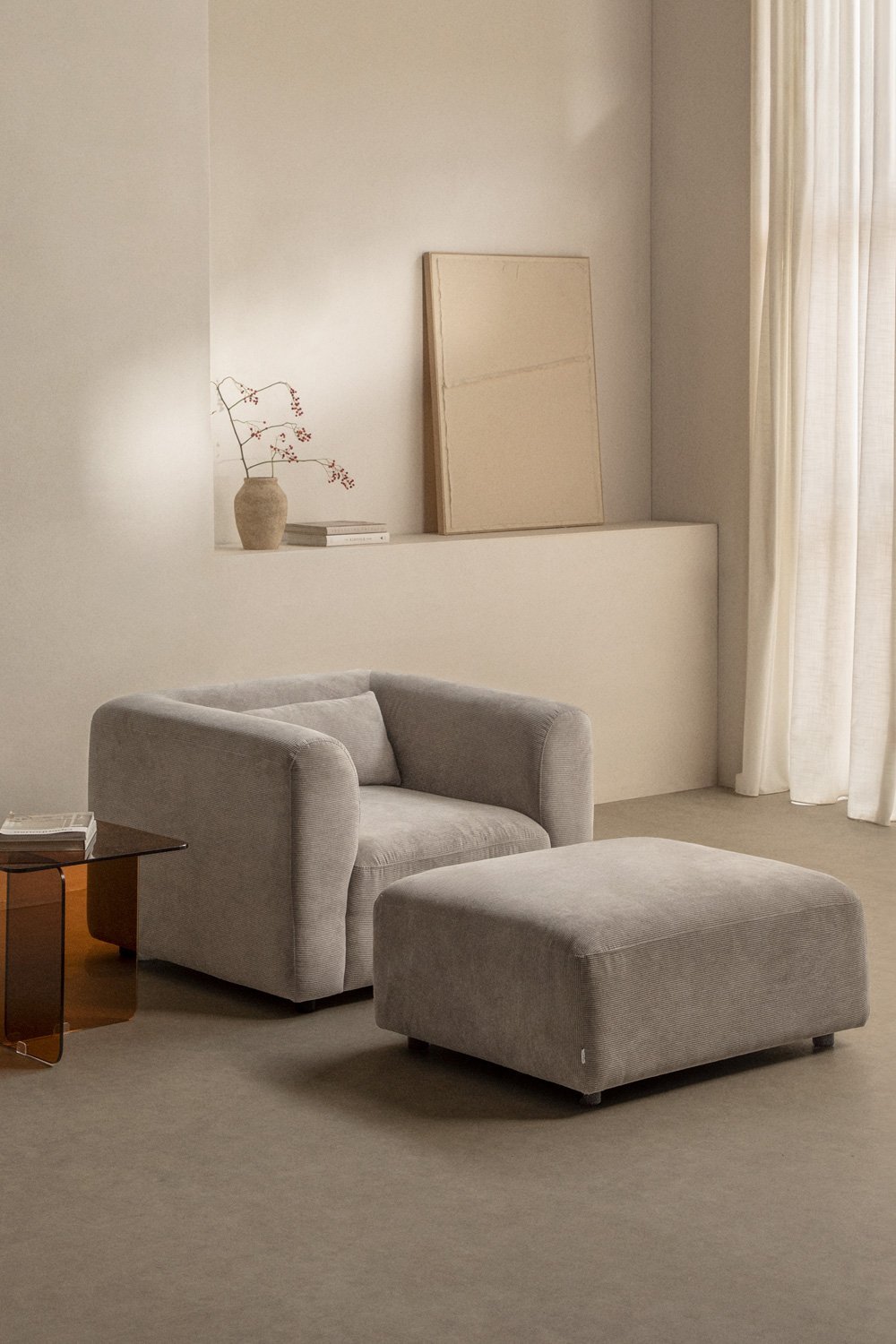 Living room set with Fogler armchair and pouf, gallery image 1