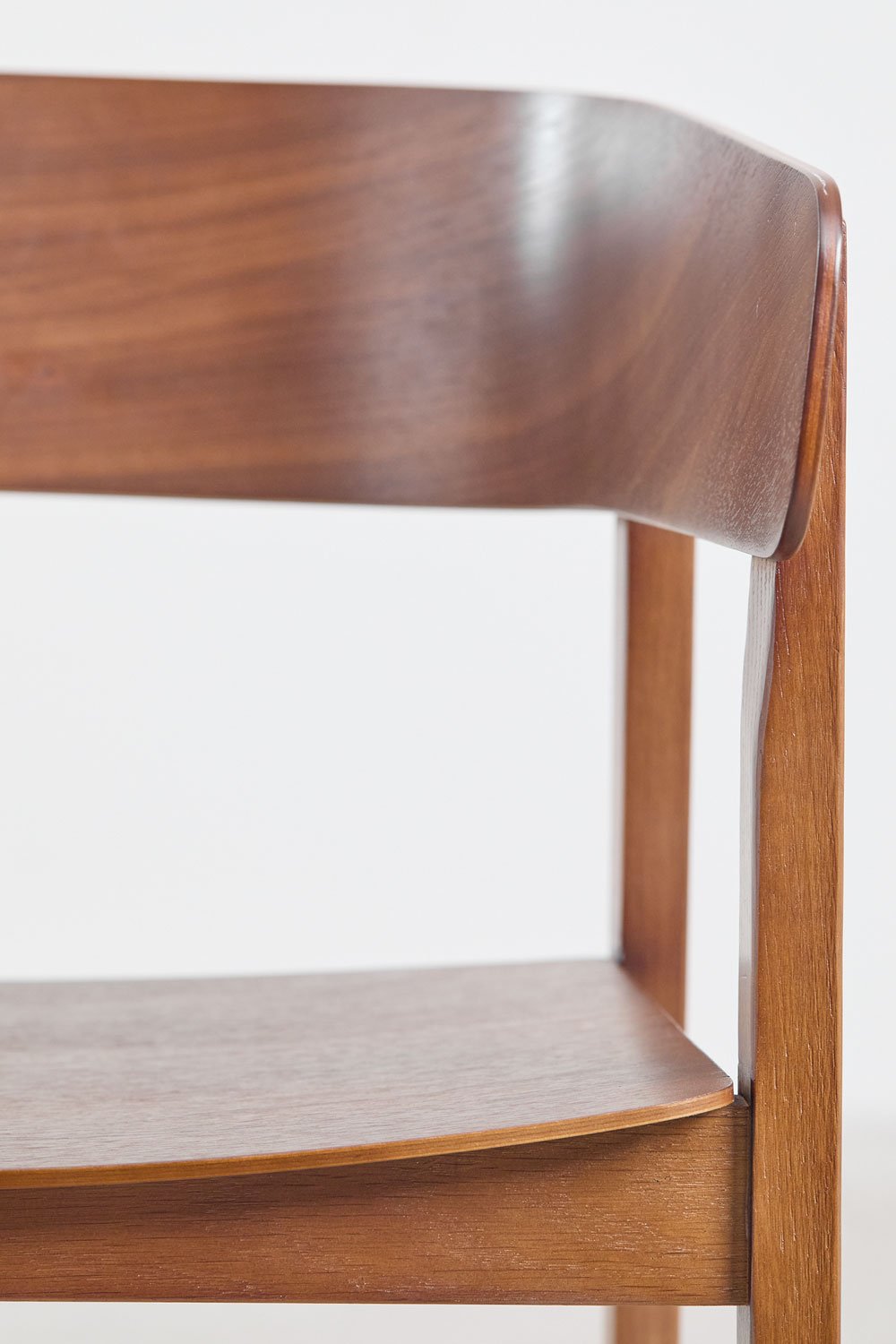 Pack of 2 dining chairs with armrests in oak wood Olsen, gallery image 5