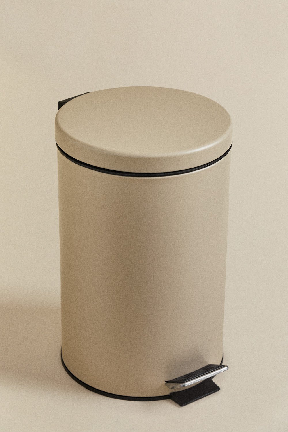 Eiden Pedal Bin with Lid, gallery image 1