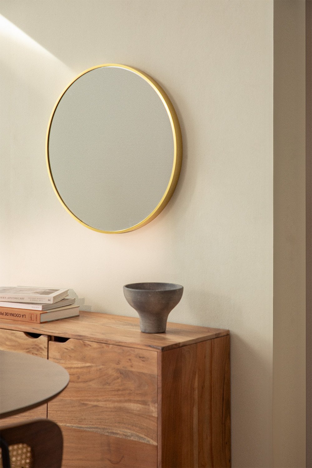 Round wall mirror Ø60 cm in Oreste aluminium, gallery image 1