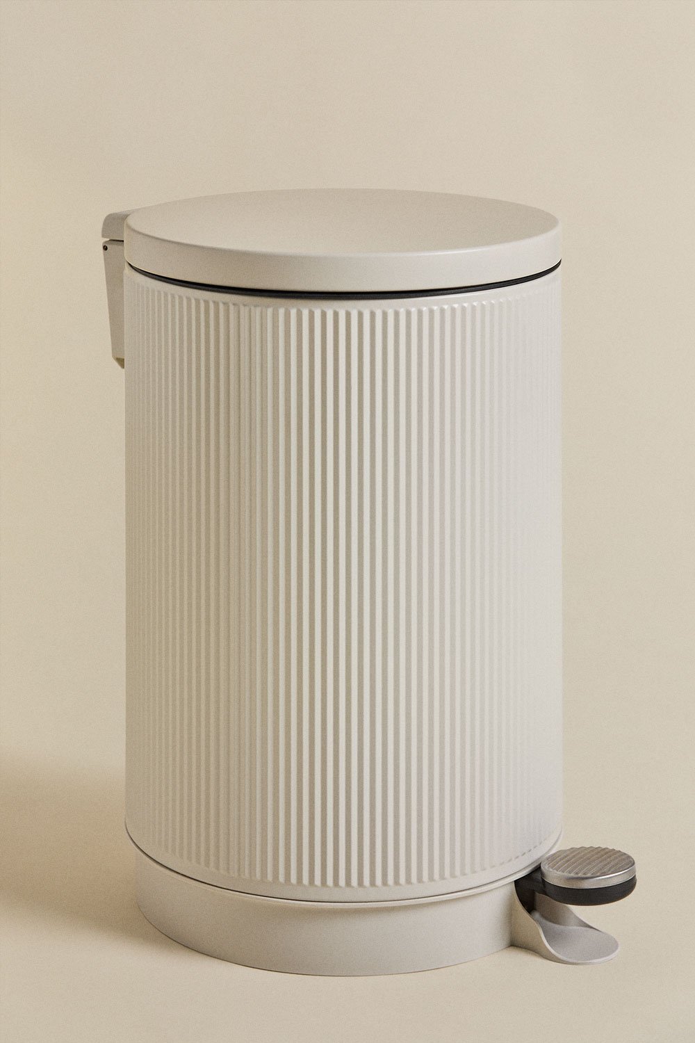 Midler trash can with lid and pedal, gallery image 1