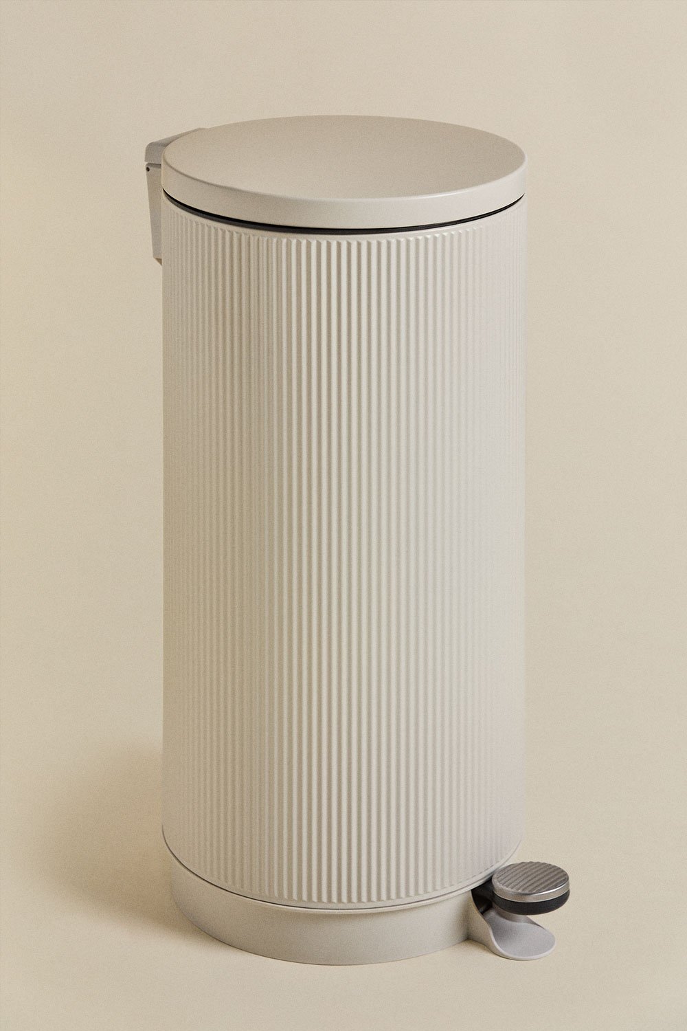 Midler trash can with lid and pedal, gallery image 1