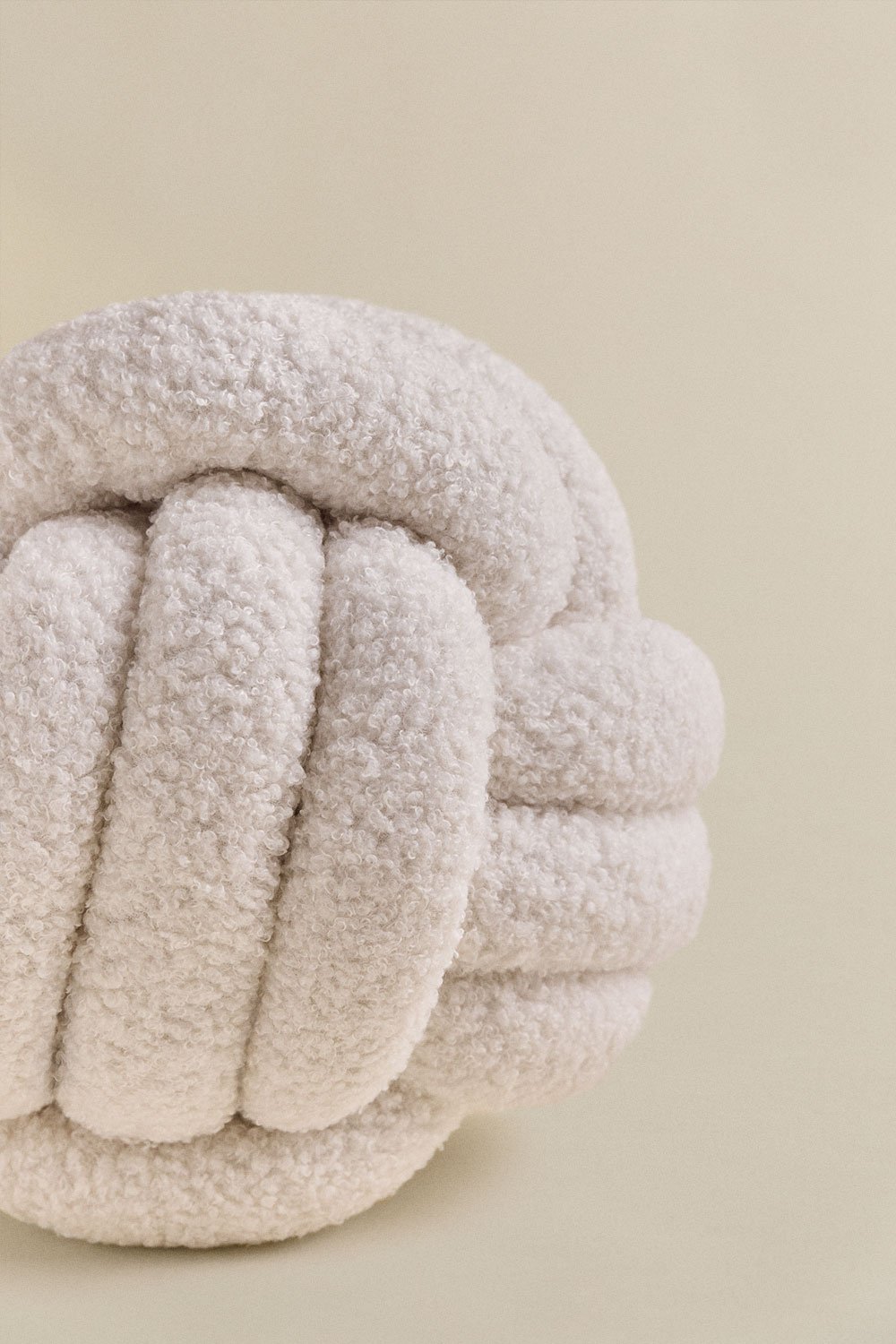 Ibona round cushion Ø25 cm in sheepskin, gallery image 5