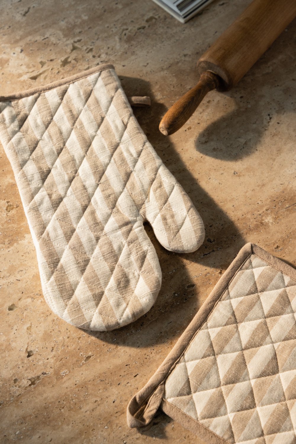 Edouard oven glove and cloth set, gallery image 5