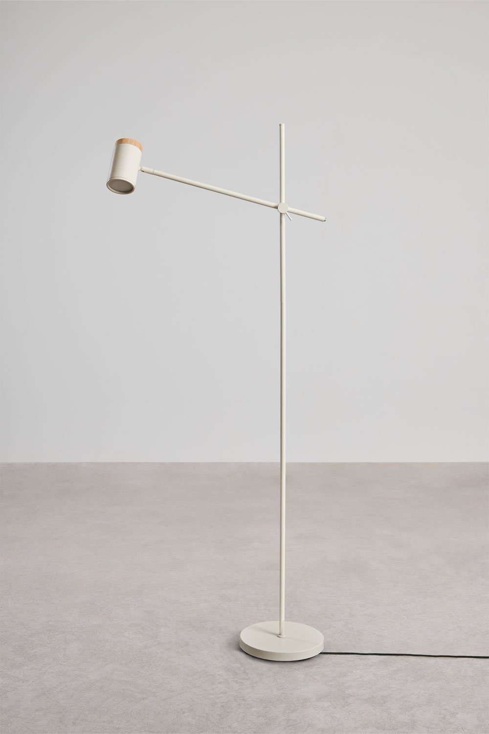 Amaranto floor lamp, gallery image 2