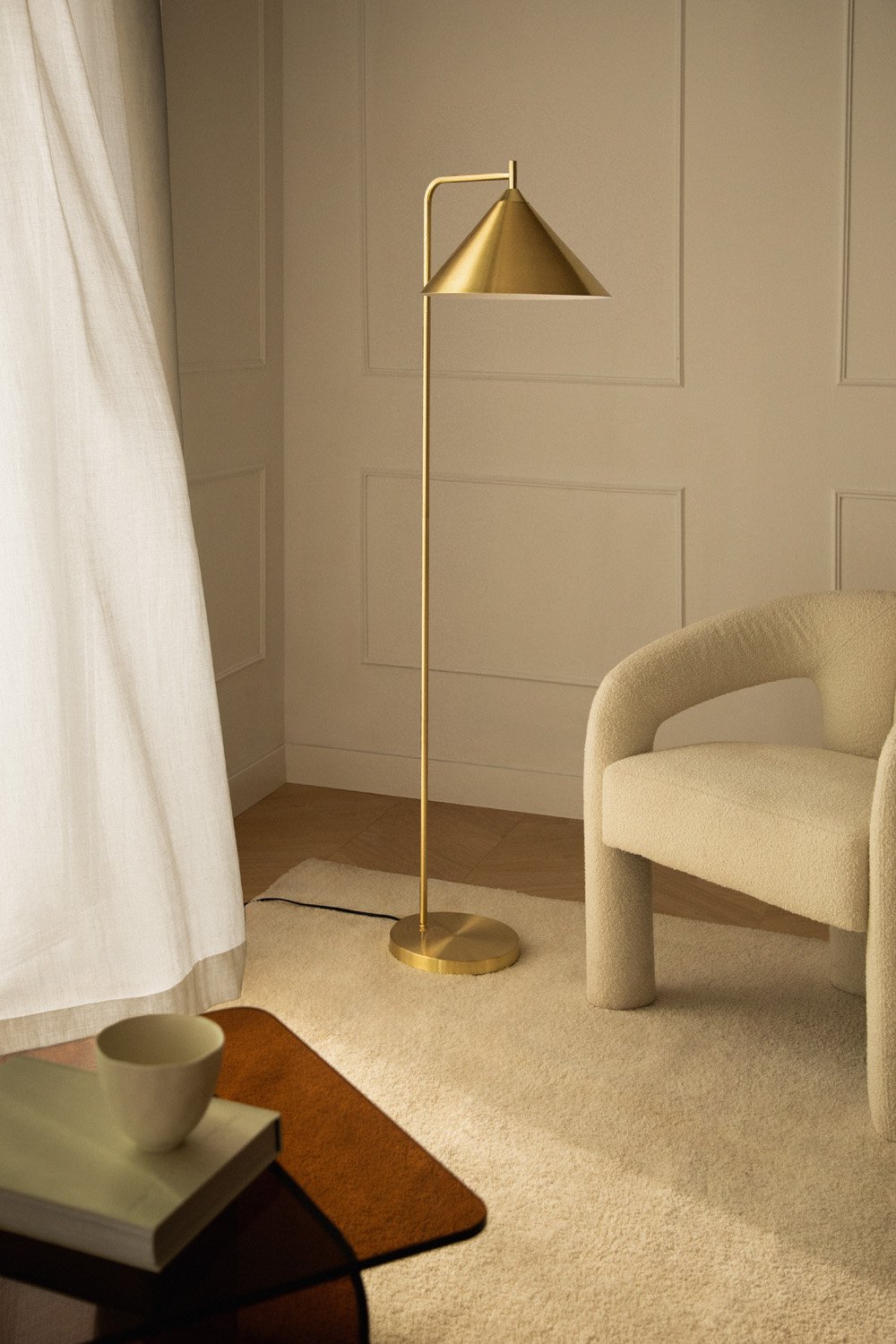 Cambrea metal floor lamp, gallery image 1