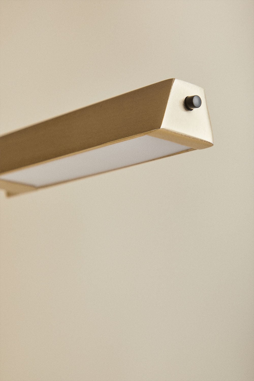 Valtyn iron LED table lamp, gallery image 6