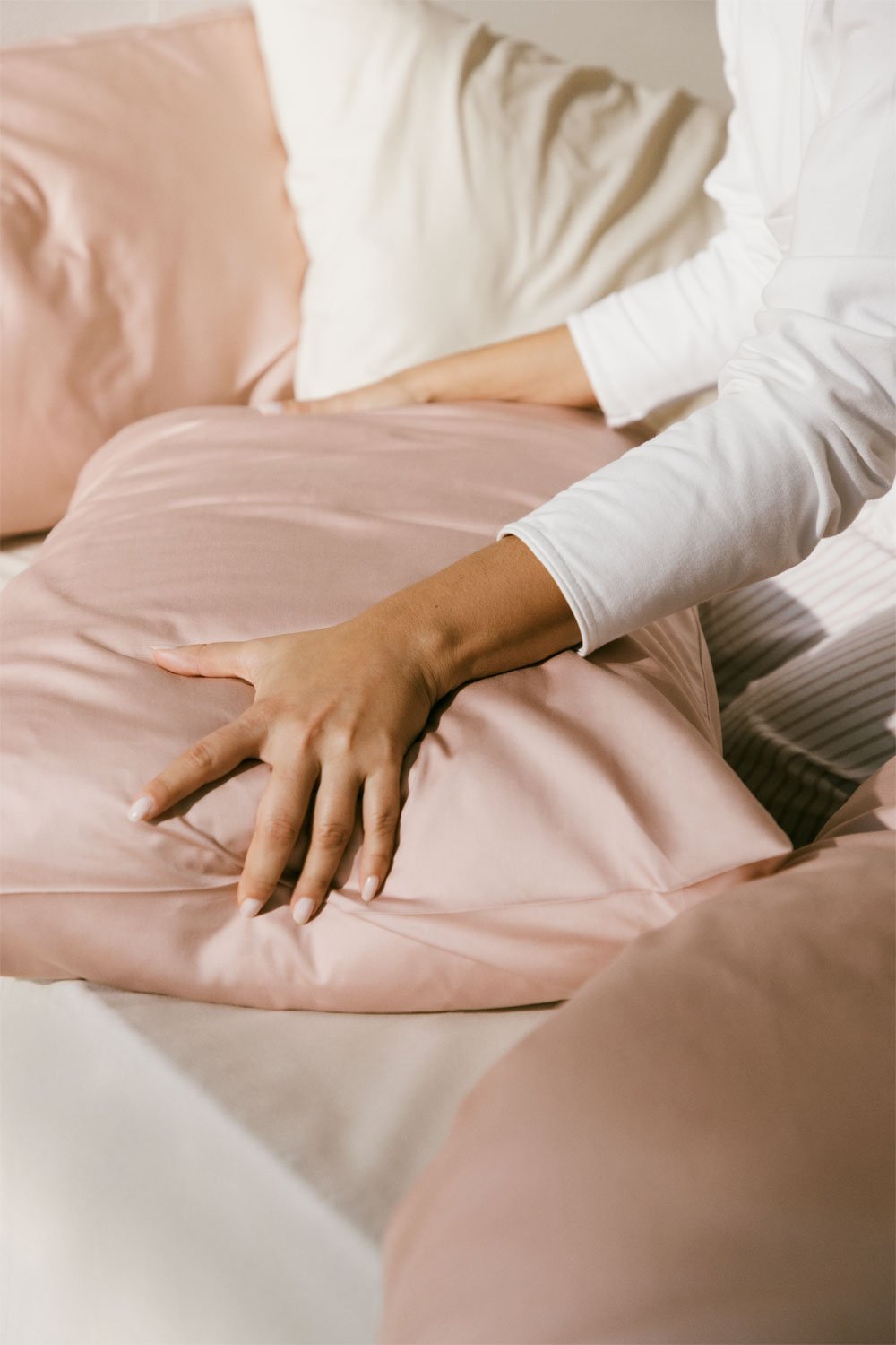 Set of 2 Sampras 300 thread count satin pillowcases, gallery image 2