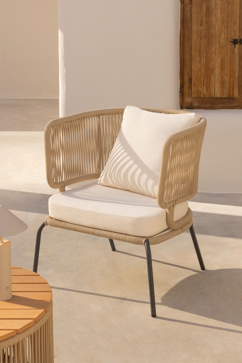 Calipso garden armchair in iron and braided rope, gallery image 1