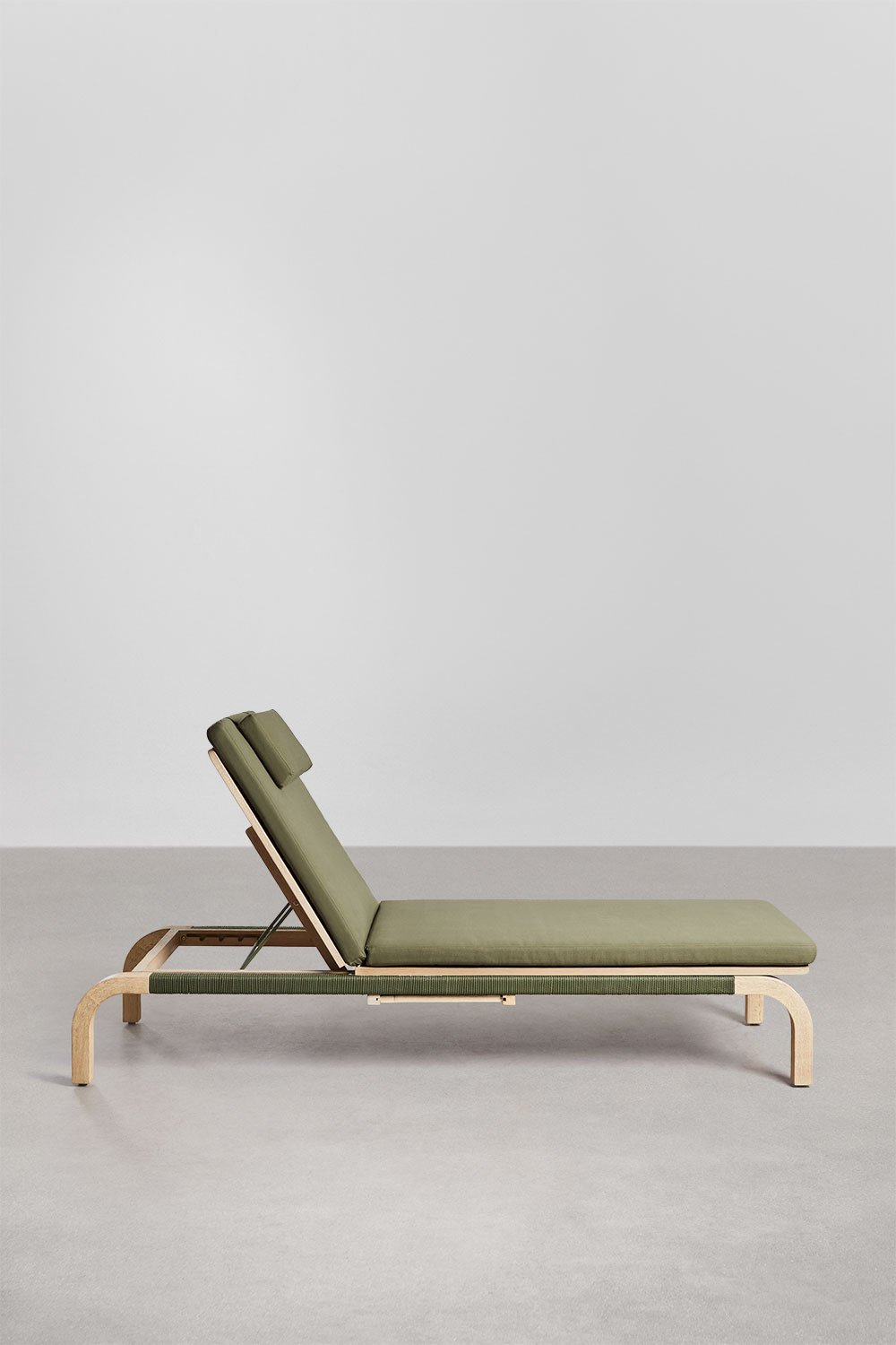 Pack of 2 reclining loungers in acacia wood with Dubai cushion, gallery image 5