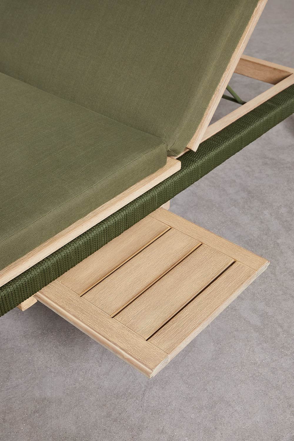 Pack of 2 reclining loungers in acacia wood with Dubai cushion, gallery image 8