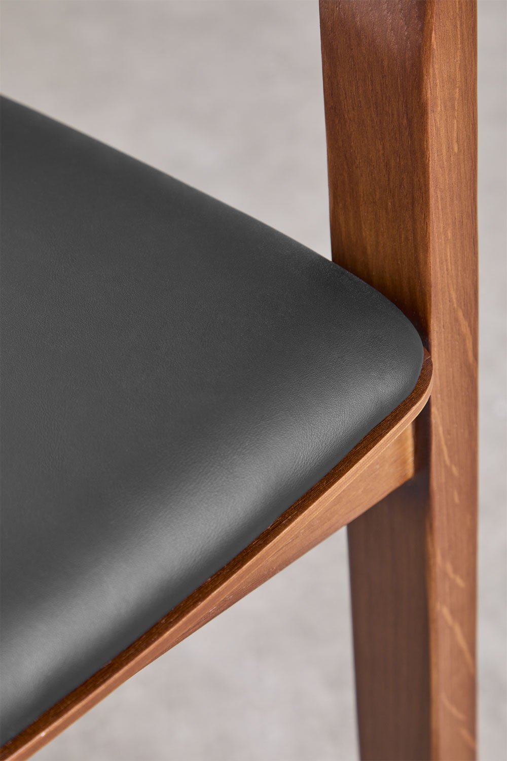 Pack of 2 dining chairs with armrests in oak wood Olsen, gallery image 7