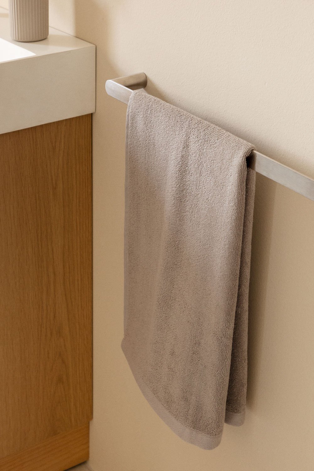 Wall mounted towel rack with bar (↔︎60 cm) for bathroom in stainless steel Alameda, gallery image 1