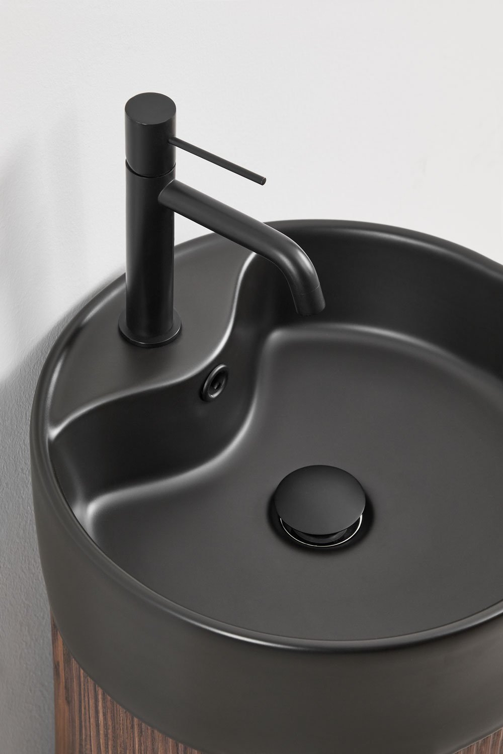 Bathroom furniture set in wood with integrated ceramic washbasin Maude, gallery image 5