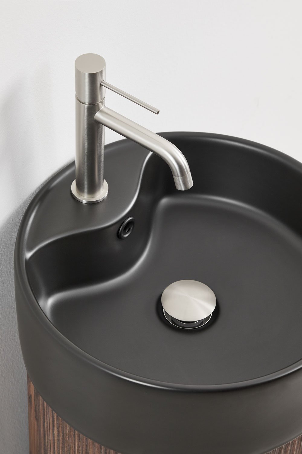 Bathroom furniture set in wood with integrated ceramic washbasin Maude, gallery image 4