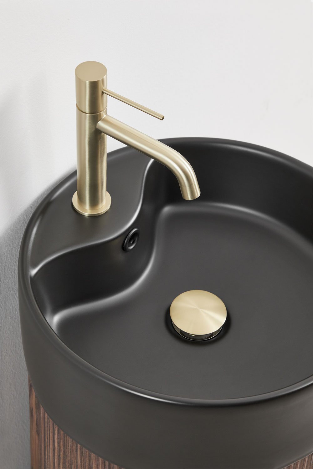 Bathroom furniture set in wood with integrated ceramic washbasin Maude, gallery image 4