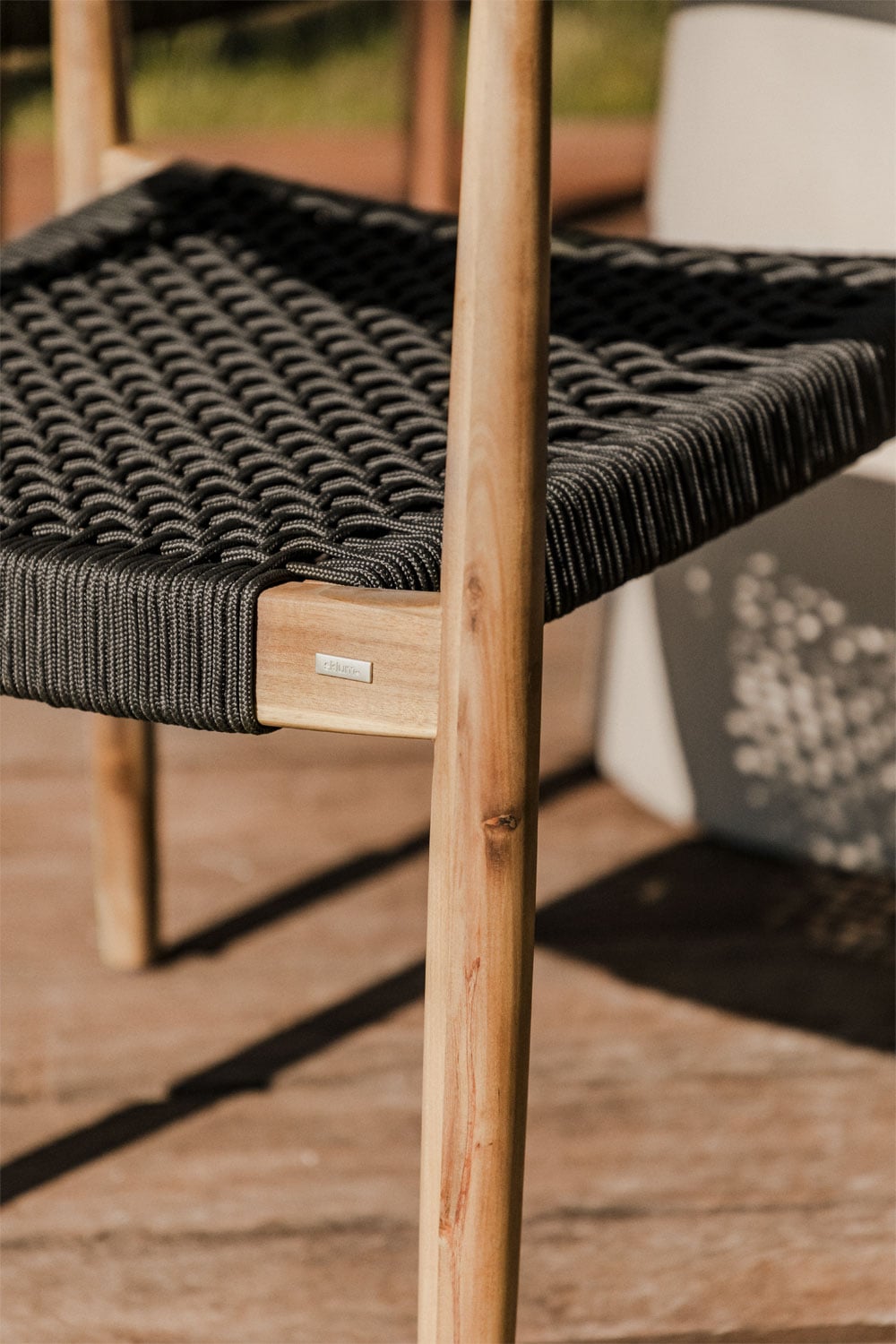 Pack of 4 garden chairs in acacia wood and braided rope Mallory, gallery image 2