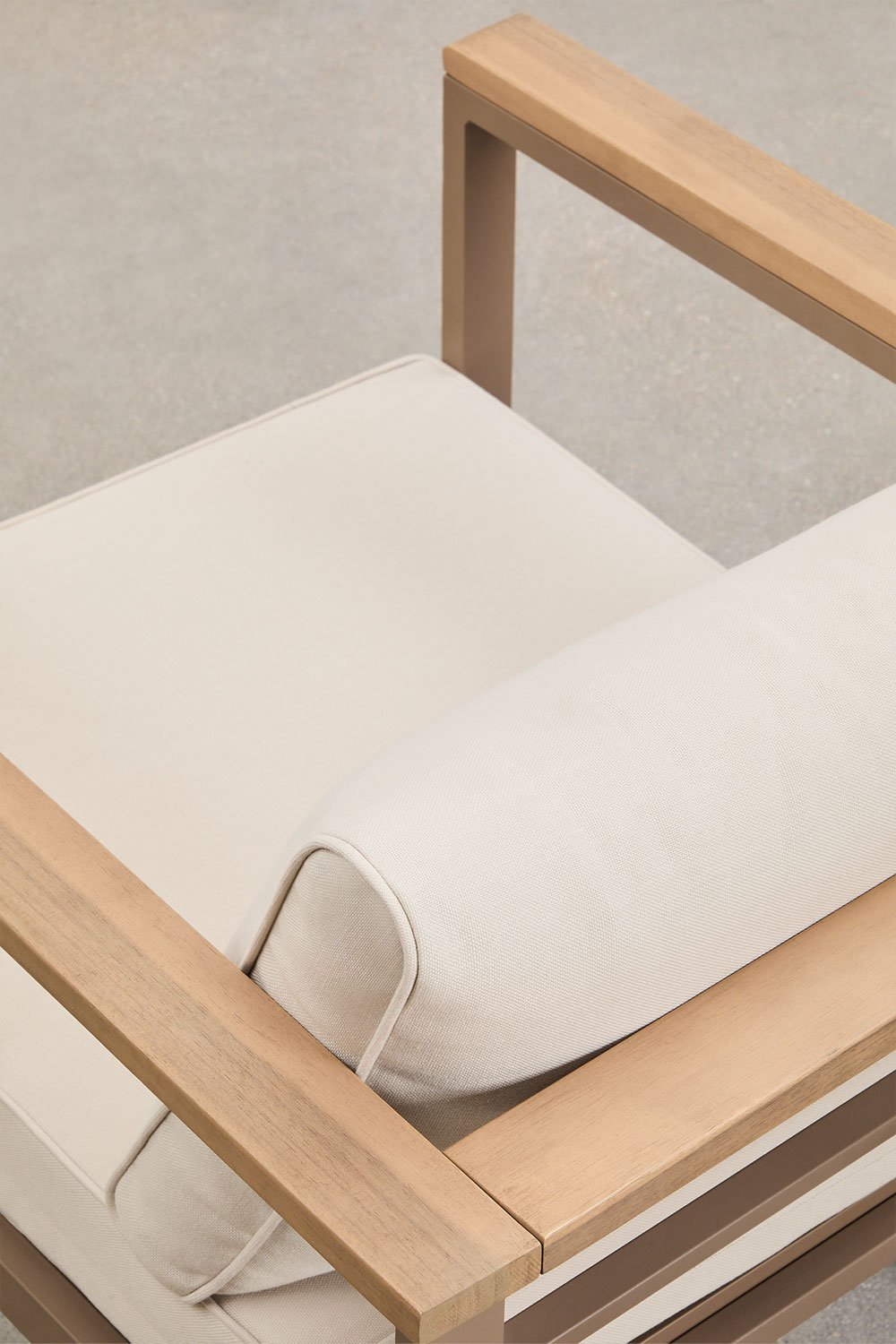 Garden armchair in aluminum and Lipov acacia wood, gallery image 5