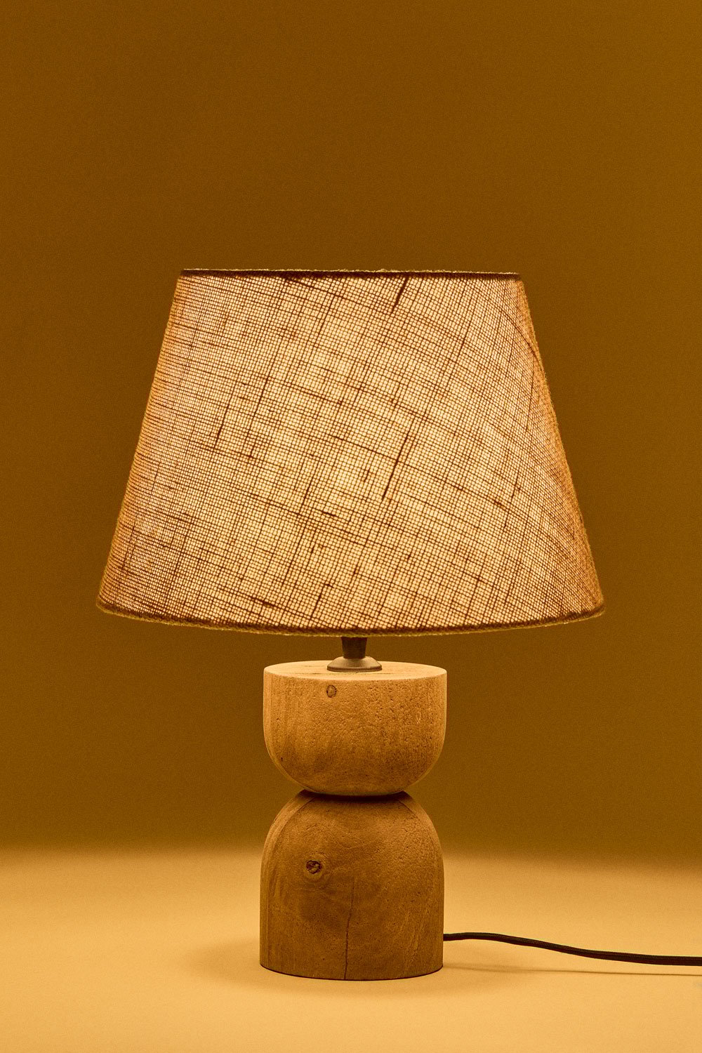 Cruster table lamp in mango wood and linen, gallery image 2