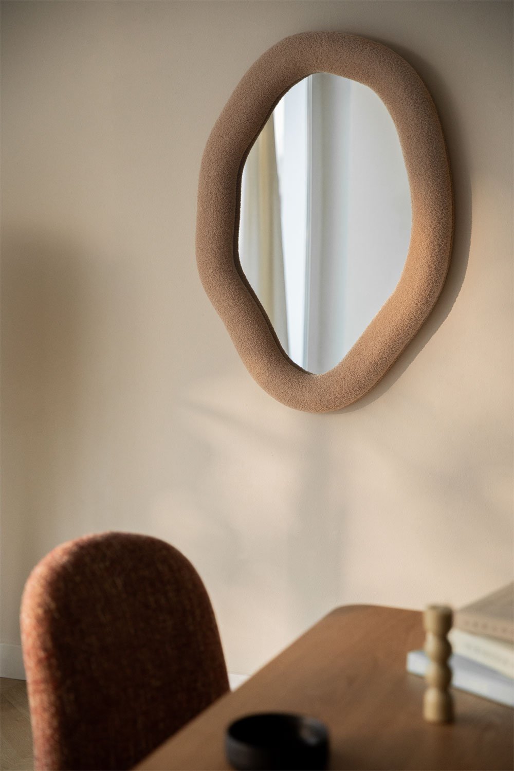 Wall mirror 70x100 cm in Ceniro sheepskin, gallery image 1