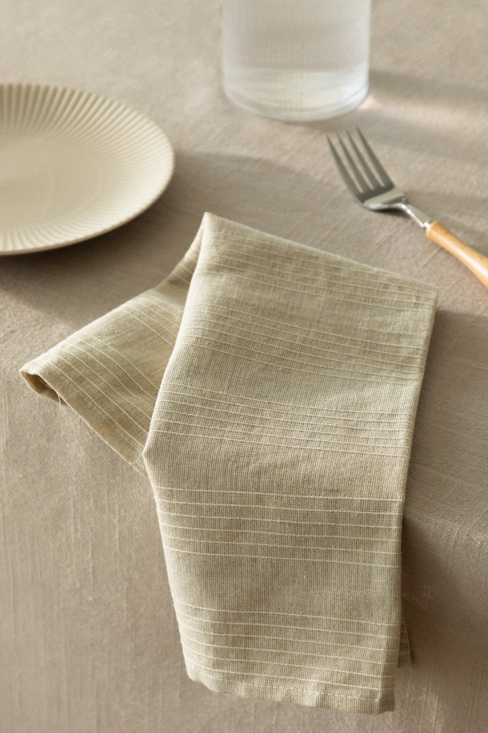 Set of 2 Juisit Linen and Cotton Napkins, gallery image 1