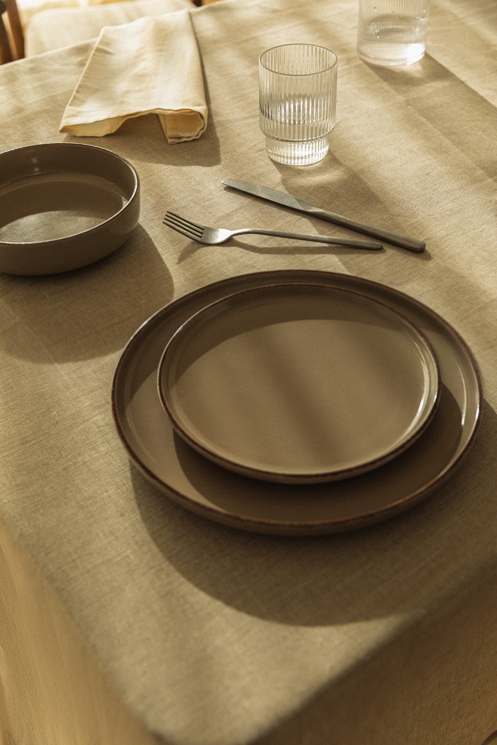 12-piece stoneware dinnerware set Ronilena, gallery image 1